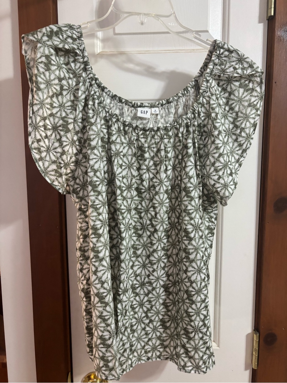 GAP Olive and Cream Floral Puff Sleeve Scoop Top